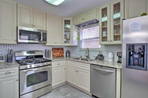 Austin Abode with Deck and Grill - 15 Mi to Dtwn!